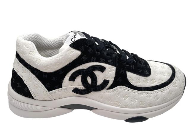 sneakers Chanel CC Embossed Logo White Black Suede