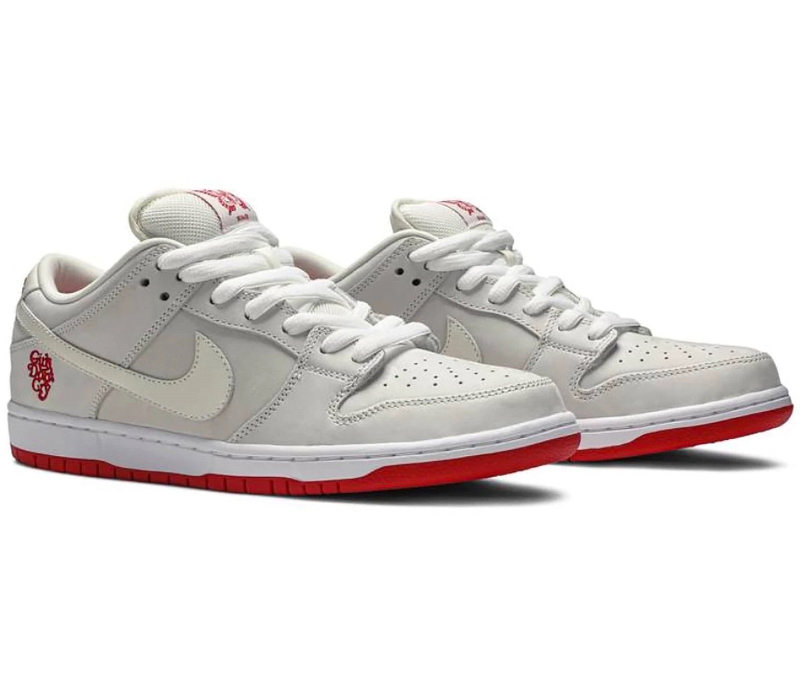 Nike SB Dunk Low Girls Don't Cry (F&F) sneakers