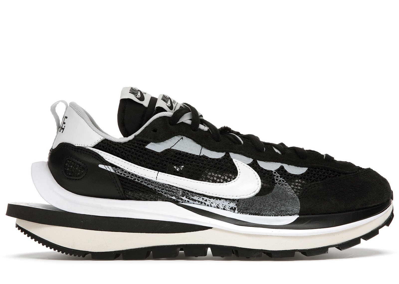 sneakers Nike Vaporwaffle sacai Black White